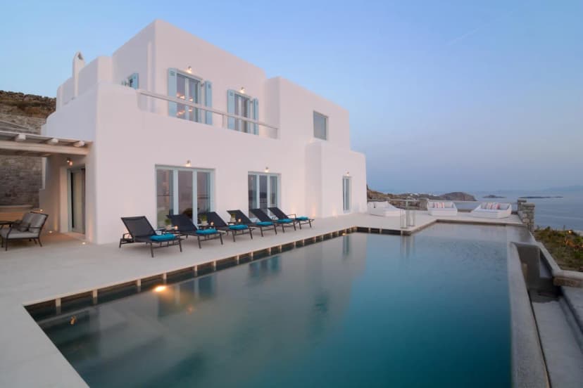 Modern Cycladic Villa With Outdoor Dining