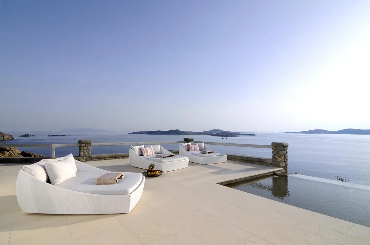 Modern Cycladic Villa With Outdoor Dining photo 4