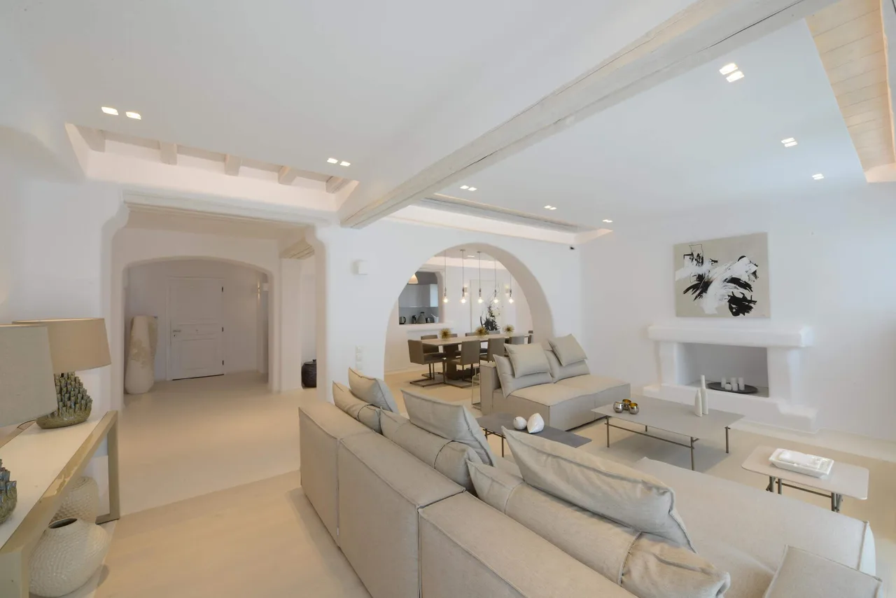 Elegant Eight Bedroom Villa Near Mykonos Town photo 2