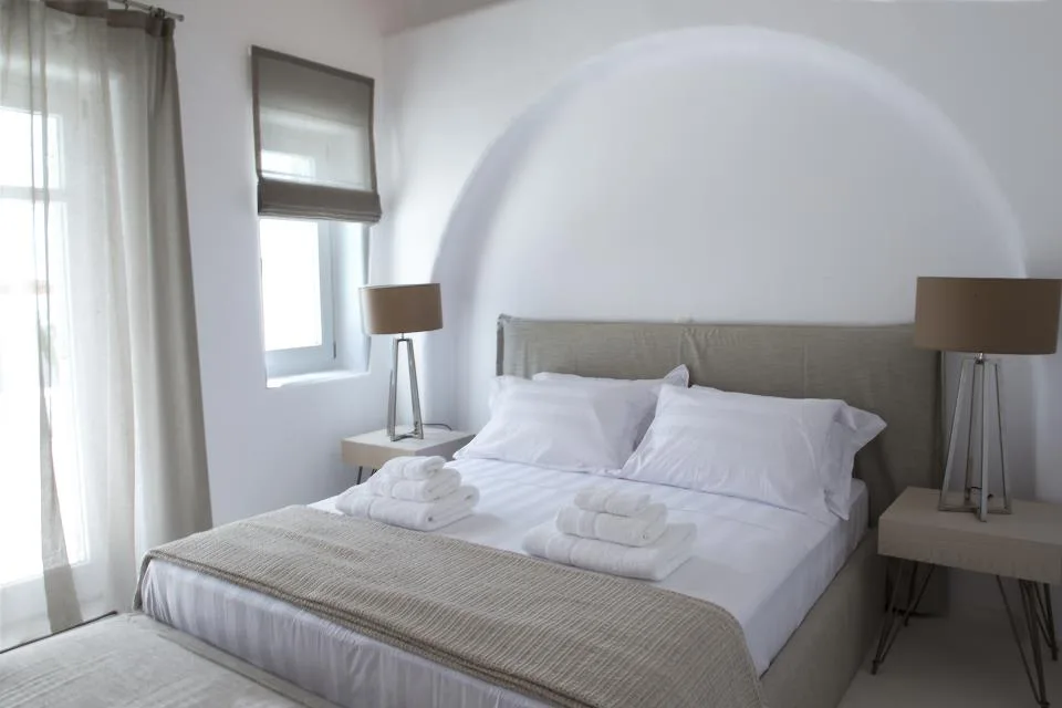 Elegant Eight Bedroom Villa Near Mykonos Town photo 3