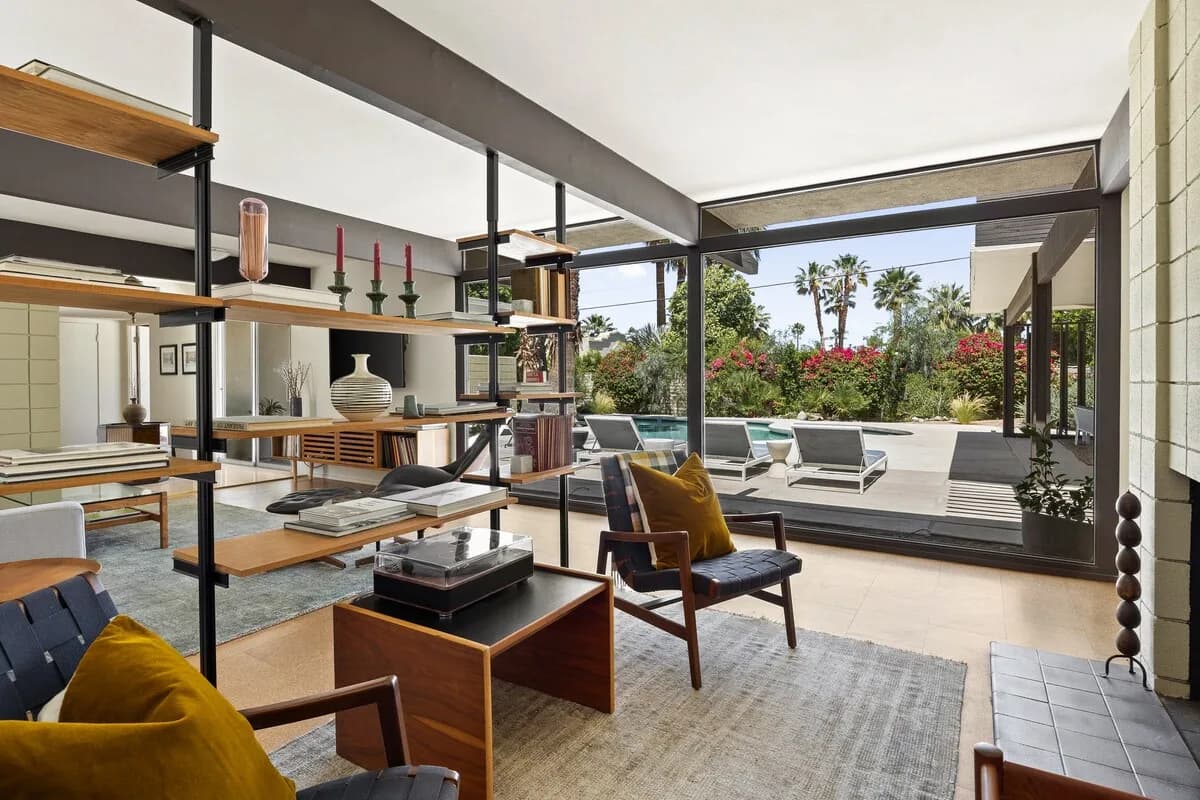 Mid-Century Pool Villa in Palm Springs photo 2