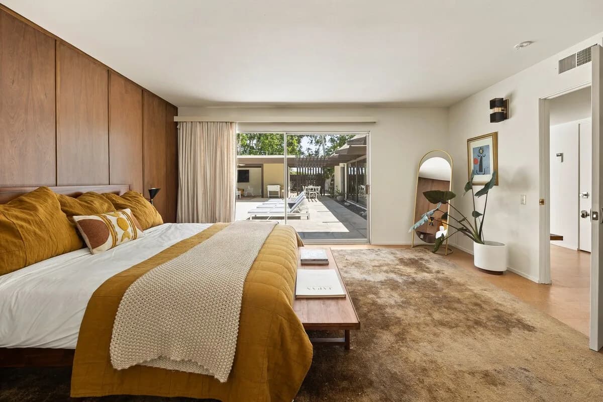 Mid-Century Pool Villa in Palm Springs photo 3