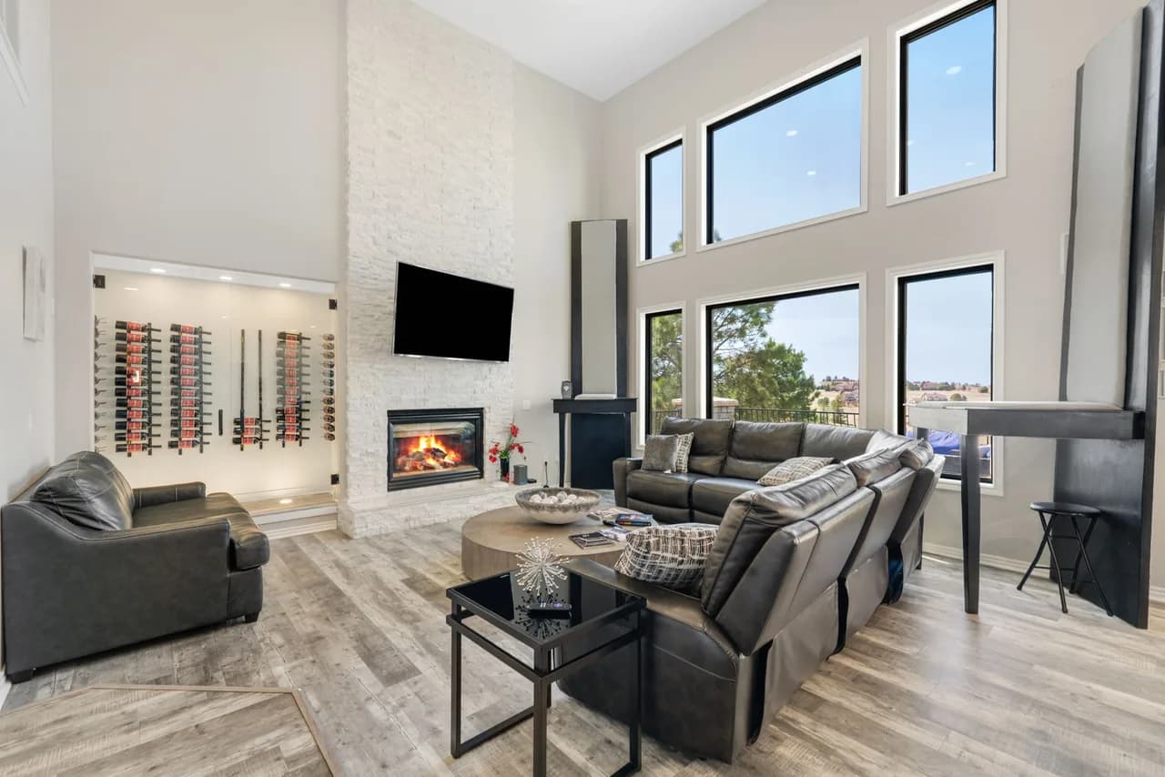 Scenic Five Bedroom Villa in Aurora, Colorado photo 2