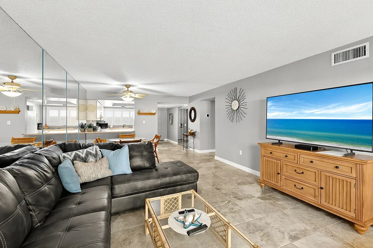 Ground-Floor Condo Walk to Beach photo 3