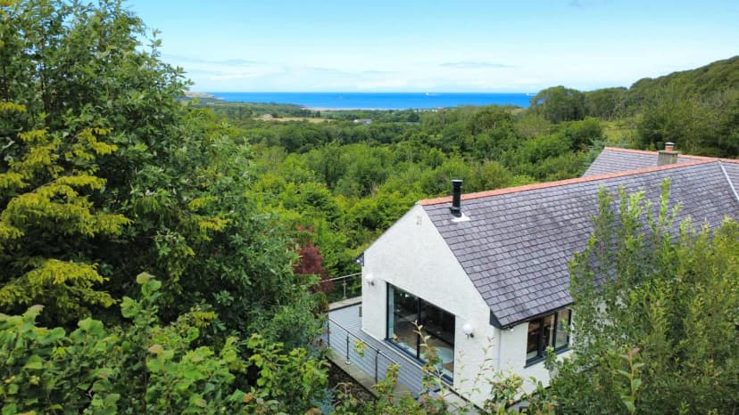 Sea View Four Bedroom Home in Isle of Anglesey