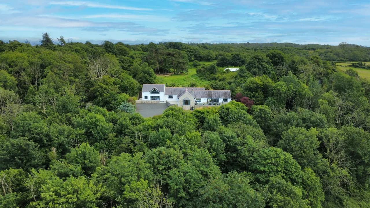Sea View Four Bedroom Villa in Brynrefail photo 2