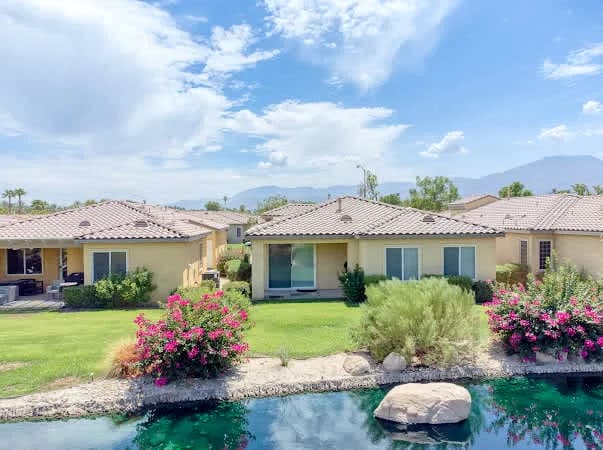 Pond View Three Bedroom House in Indio California photo 4