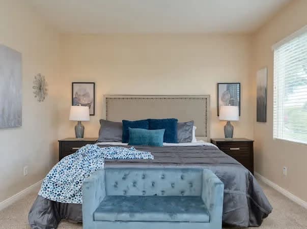 Pond View Three Bedroom House in Indio California photo 5