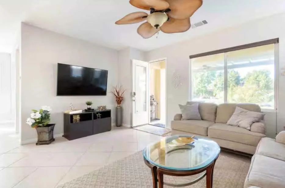 Lakeside View Two Bedroom Home in Indio California photo 2