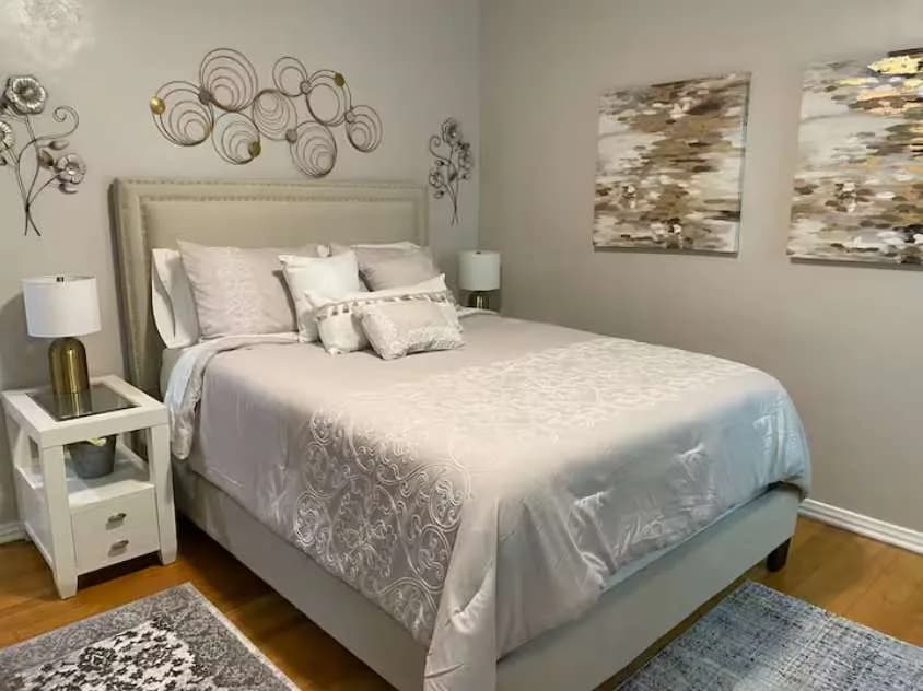 Urban Retreat Two Bedroom Villa in Los Angeles photo 3