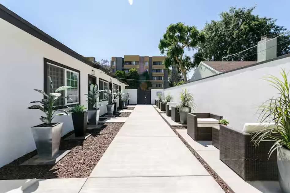 Chic One Bedroom Apartment in Downtown Los Angeles photo 2
