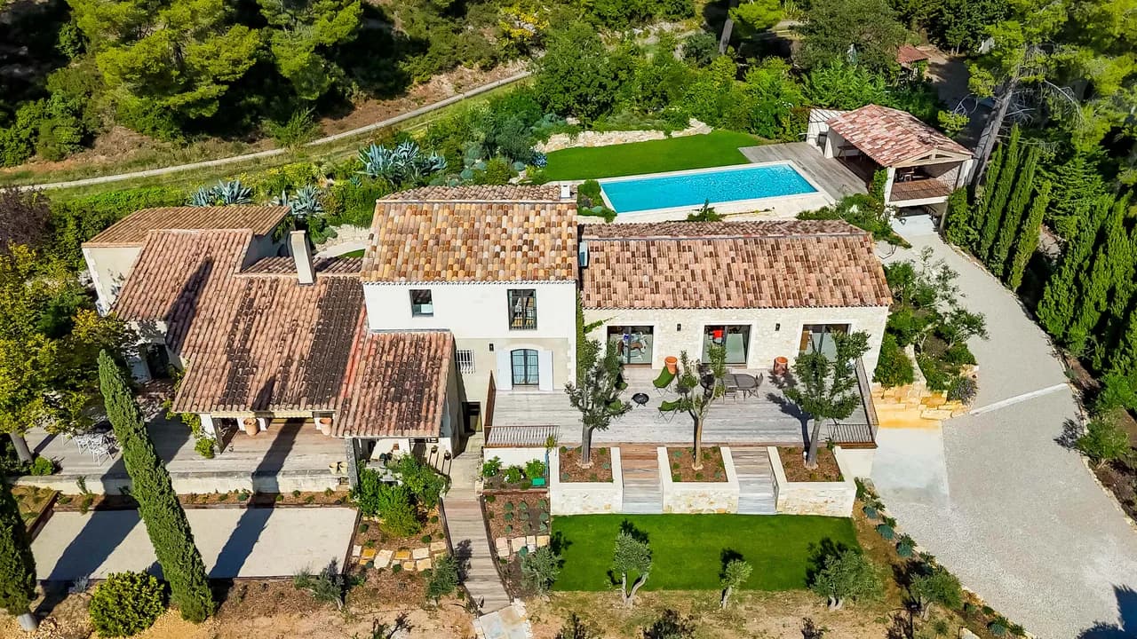 Alpilles View Seven-Bedroom Villa in Provence photo 2