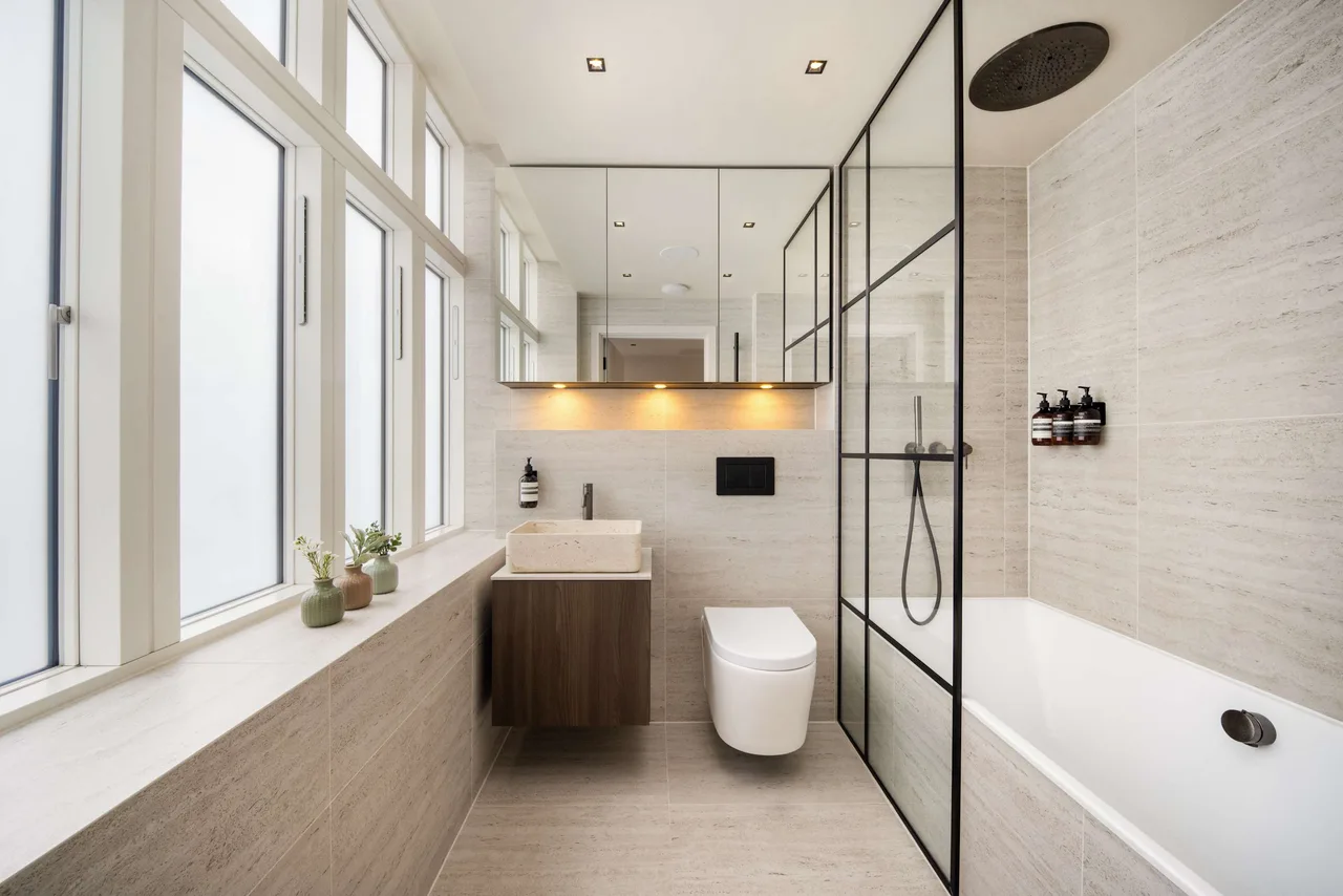 City View Two Bedroom Apartment in Battersea photo 4