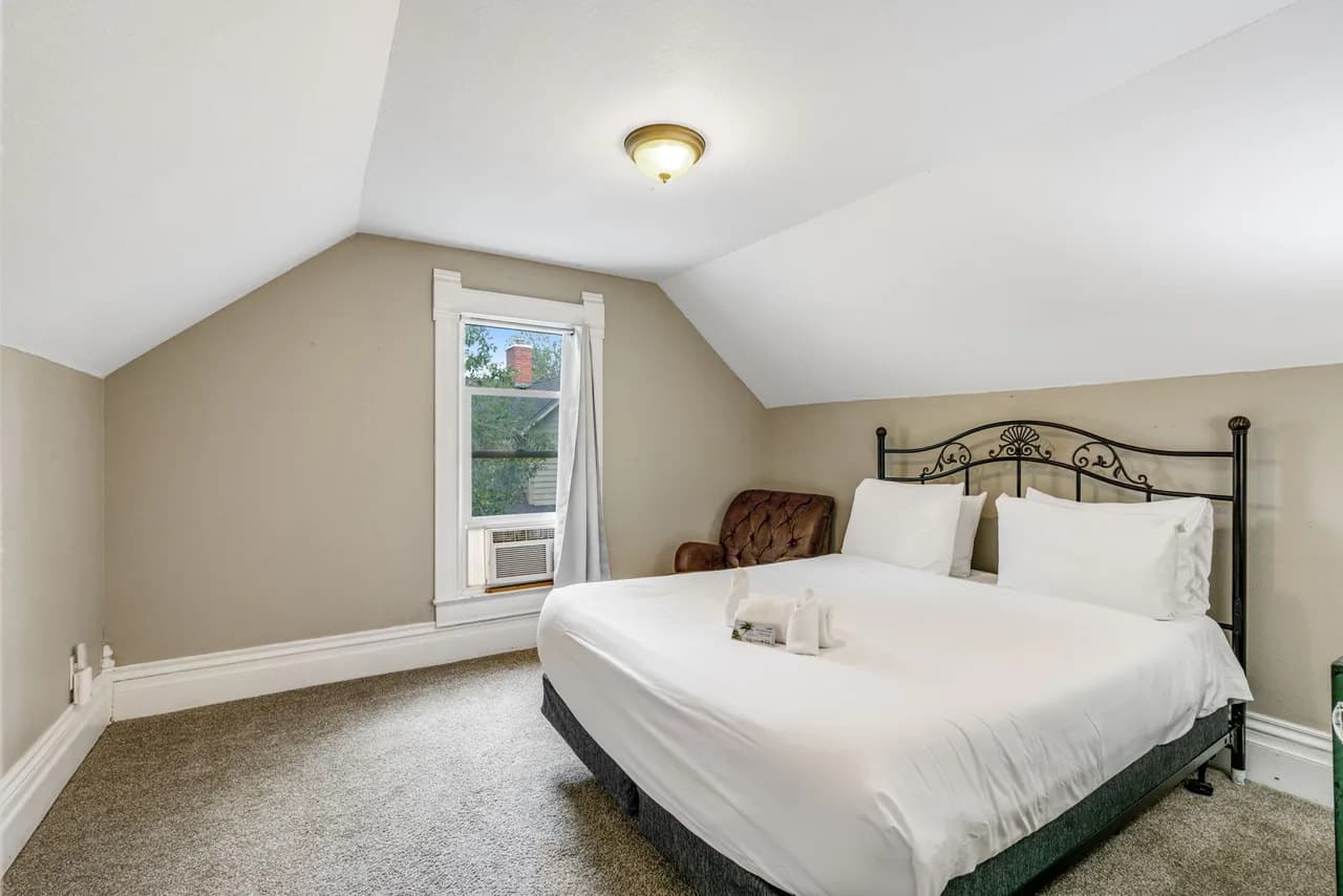Fenced Backyard Three Bedroom Villa in Colorado Springs photo 4
