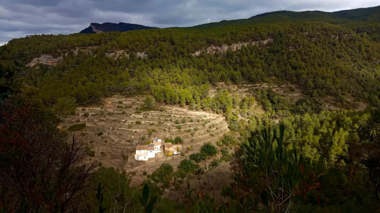 Secluded Mountain Stone House Nature Retreat photo 2
