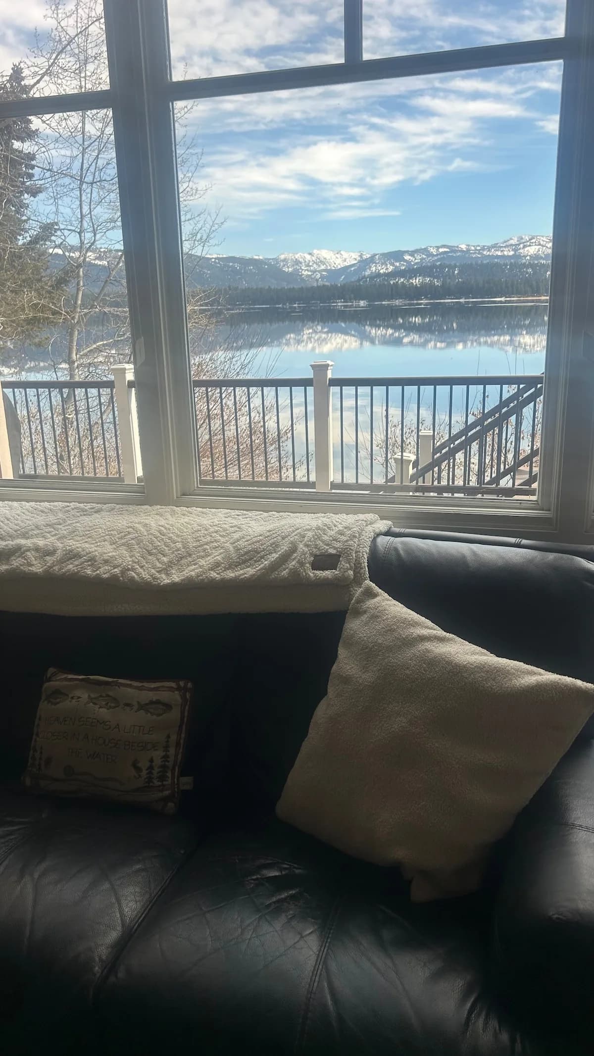 Spacious Waterfront Villa in McCall Idaho photo 3