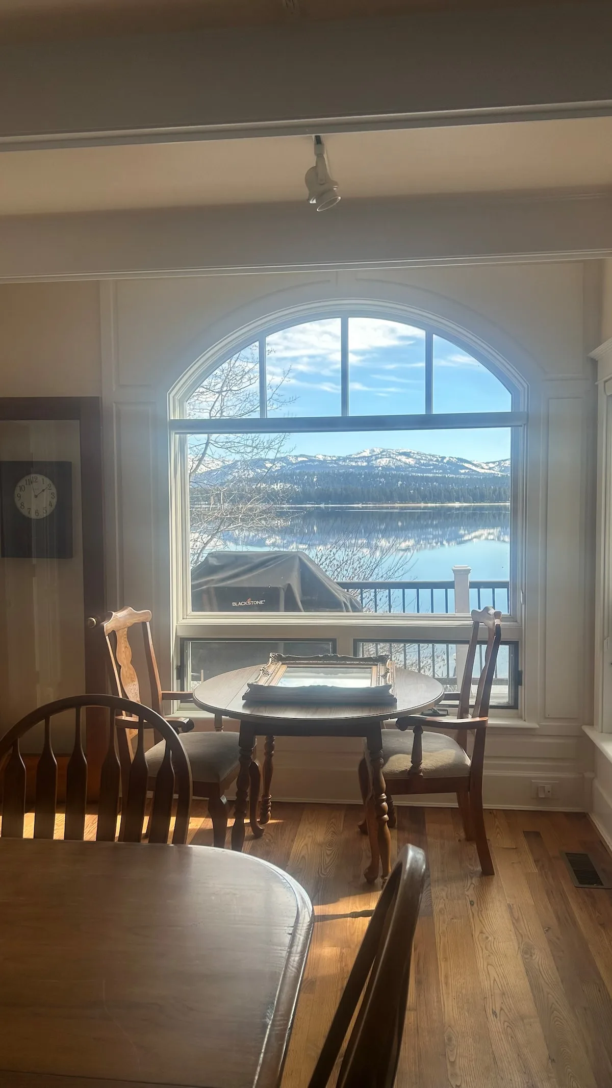Spacious Waterfront Villa in McCall Idaho photo 4