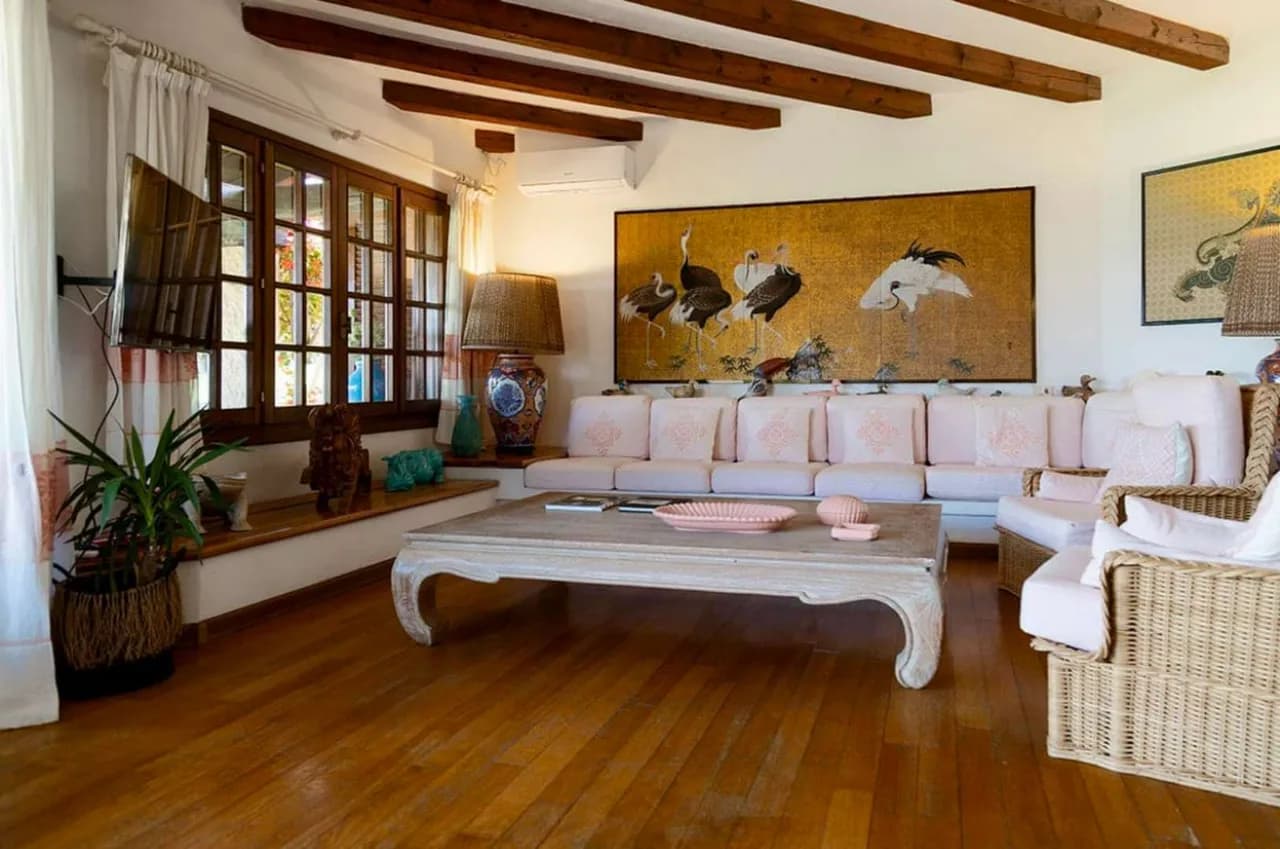 Luxury Coastal Retreat With Private Pool photo 4