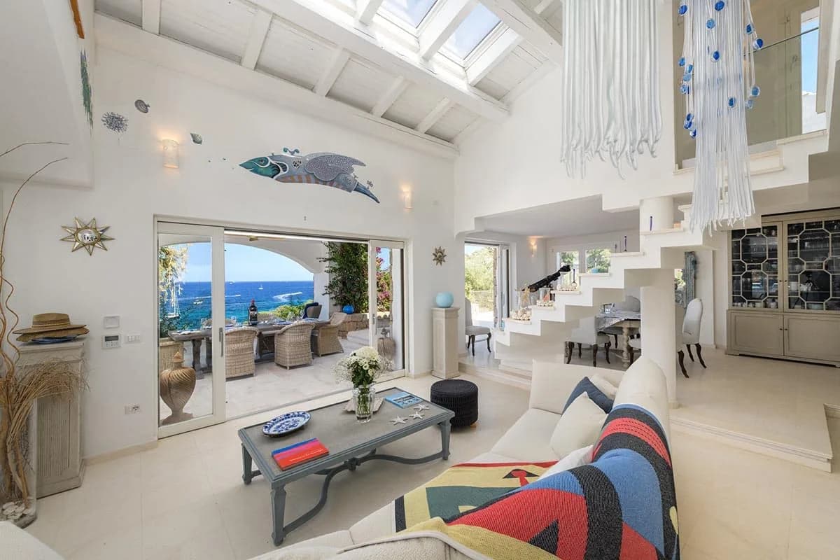 Waterfront Living With Pool and Verandas photo 2