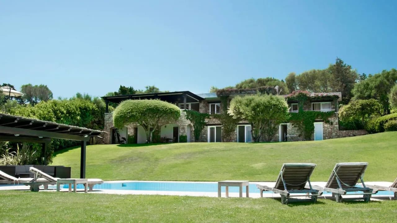 Prestigious Seaside Villa With Private Pool Retrea