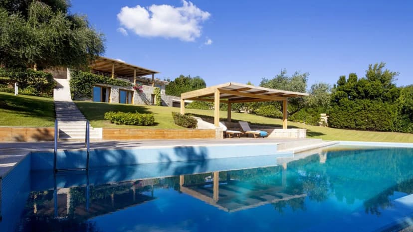 Mediterranean Villa With Pool and Verandas