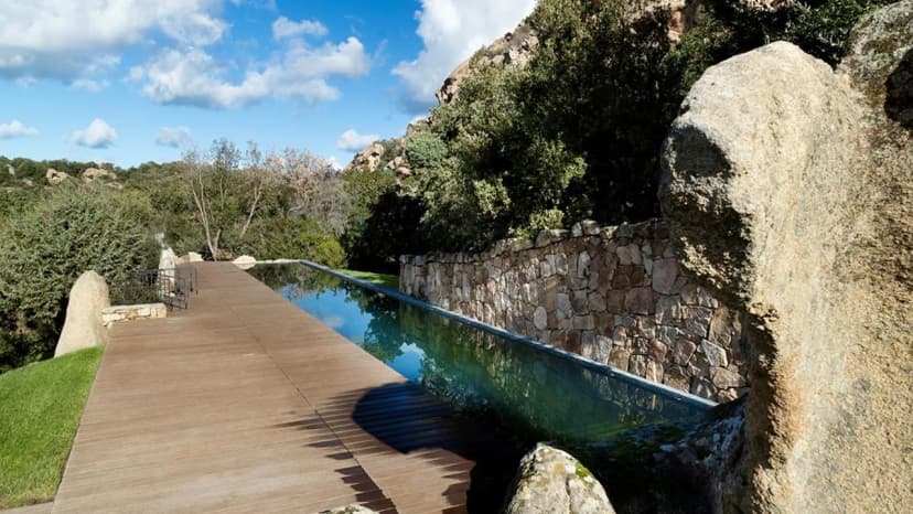 Scenic Escape With Pool and Garden