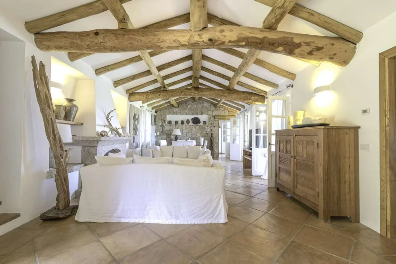 Elegant Coastal Villa With Sea Views photo 3
