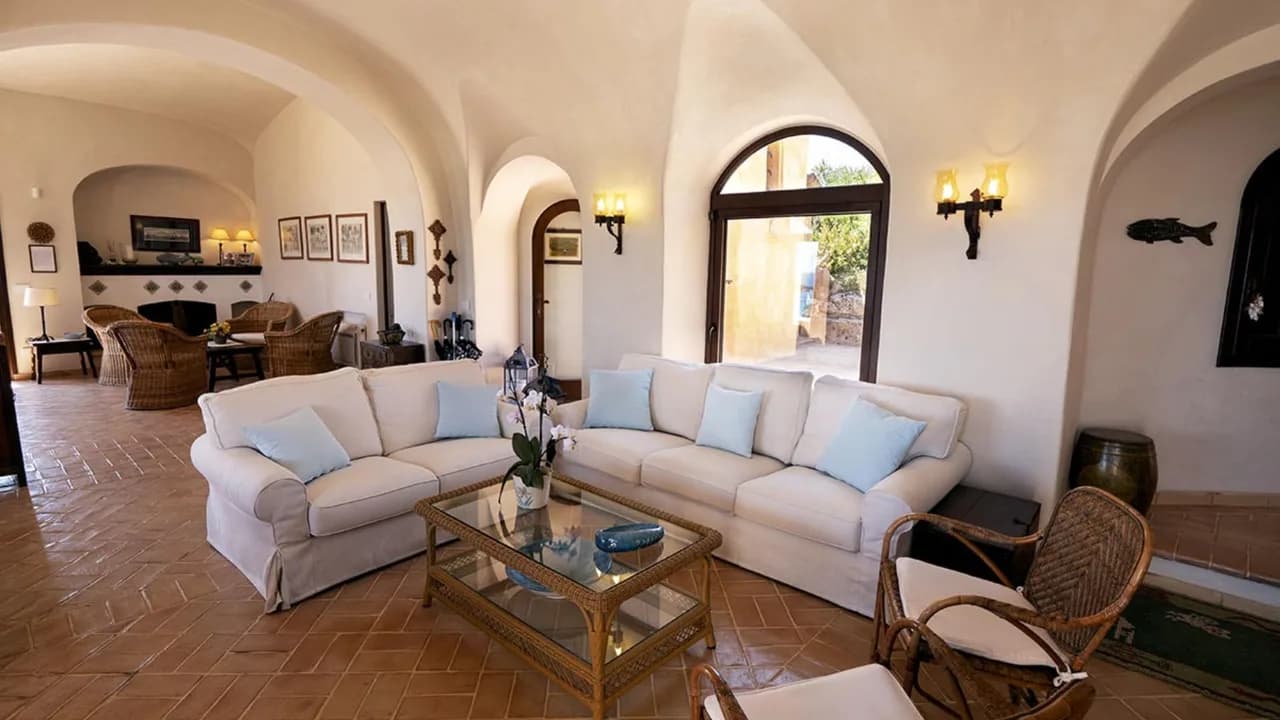 Elegant Coastal Villa With Panoramic Views photo 2