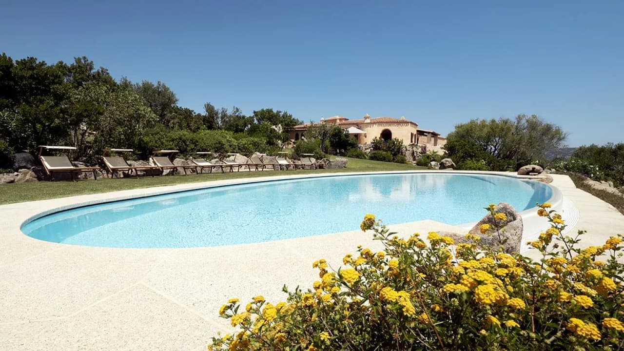 Elegant Coastal Villa With Panoramic Views photo 5