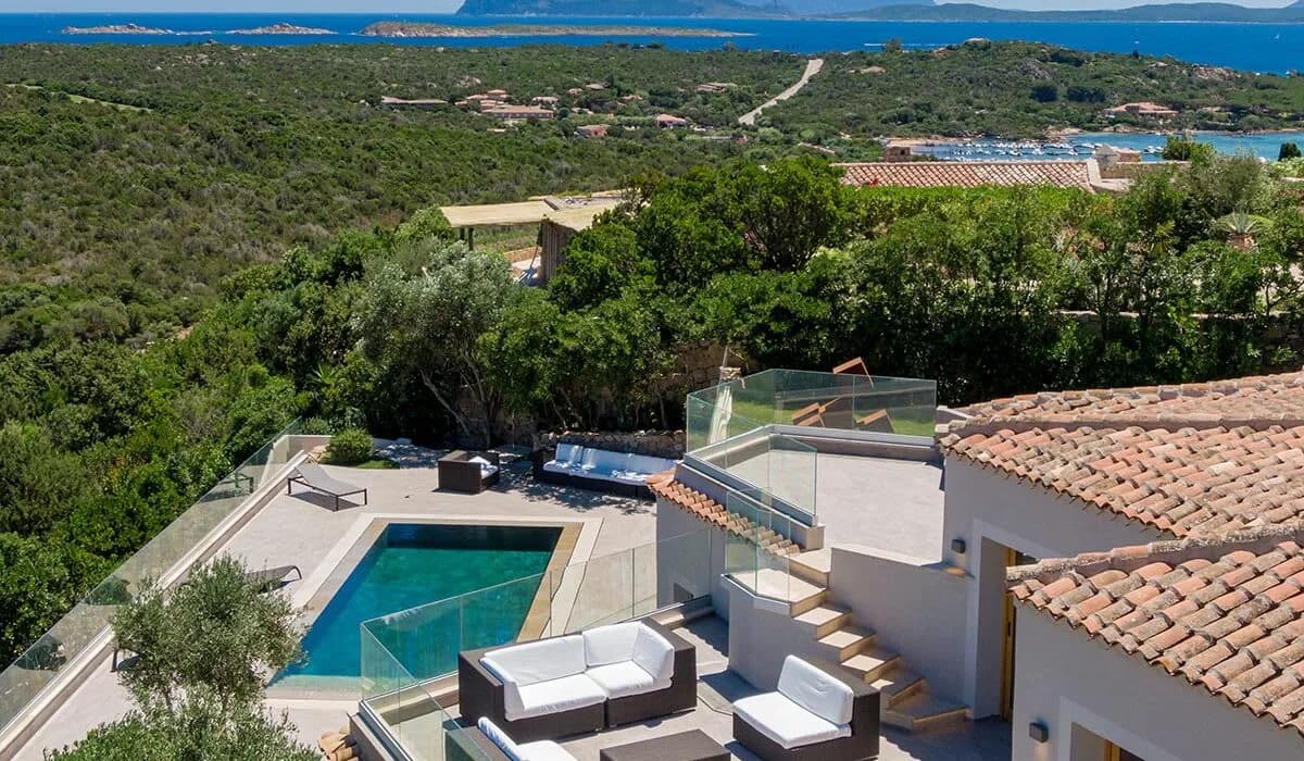 Modern Luxury Villa with Pool & Panoramic Verandas