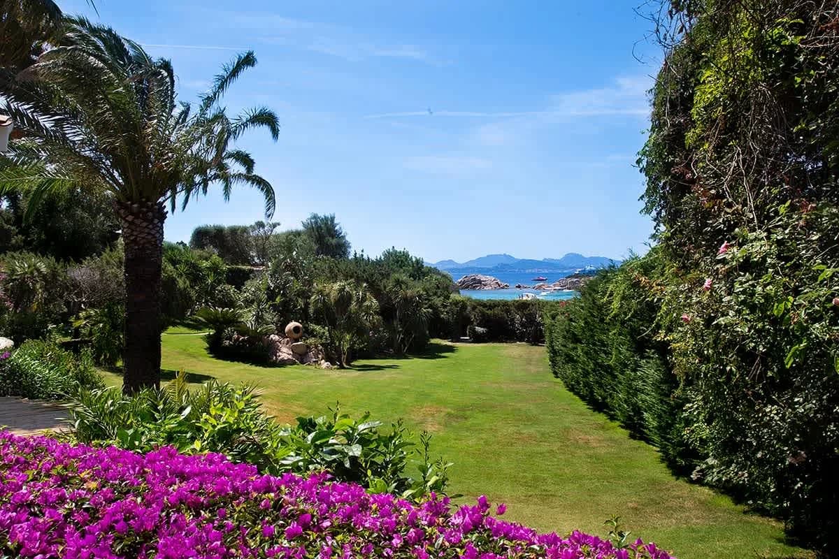 Beachfront Villa with Direct Sea Access & Gardens photo 2