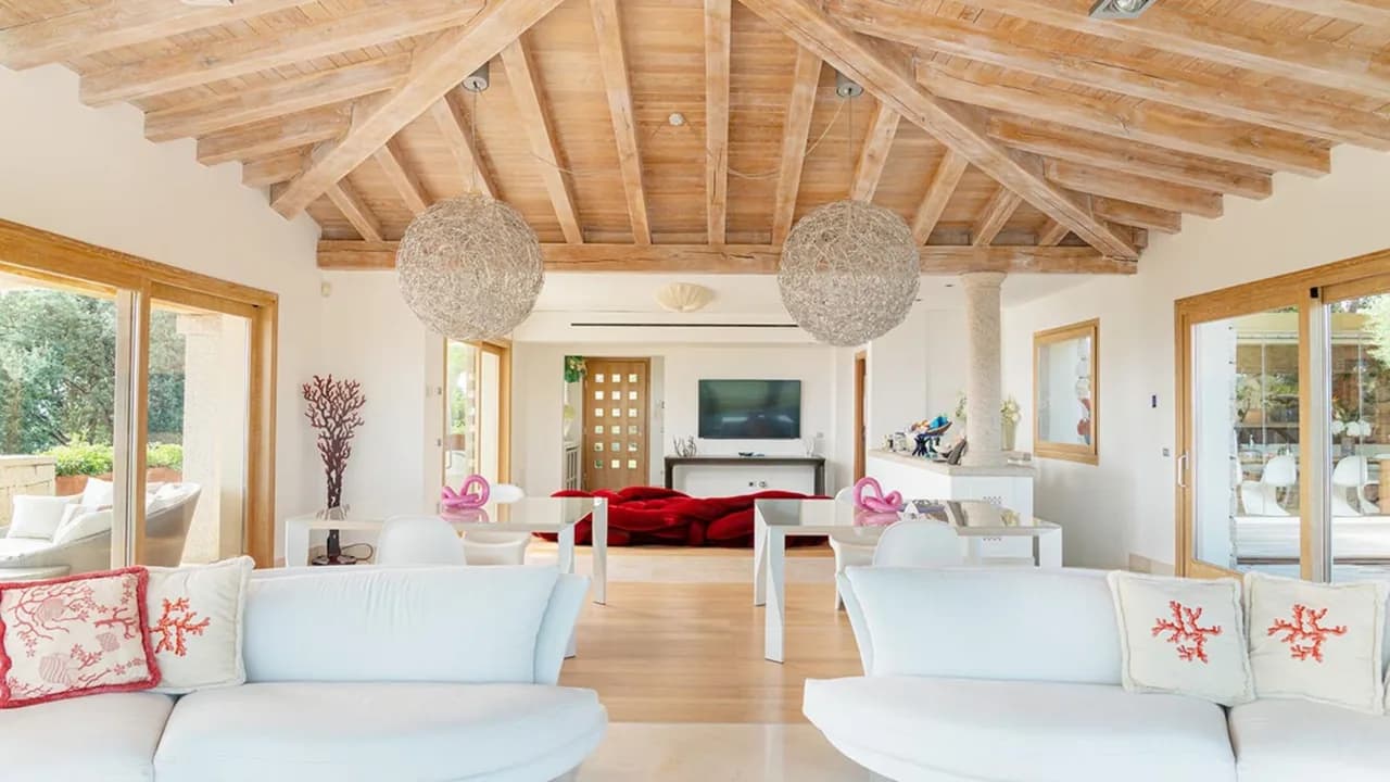 Waterfront Estate With Tennis and Beach Club photo 2