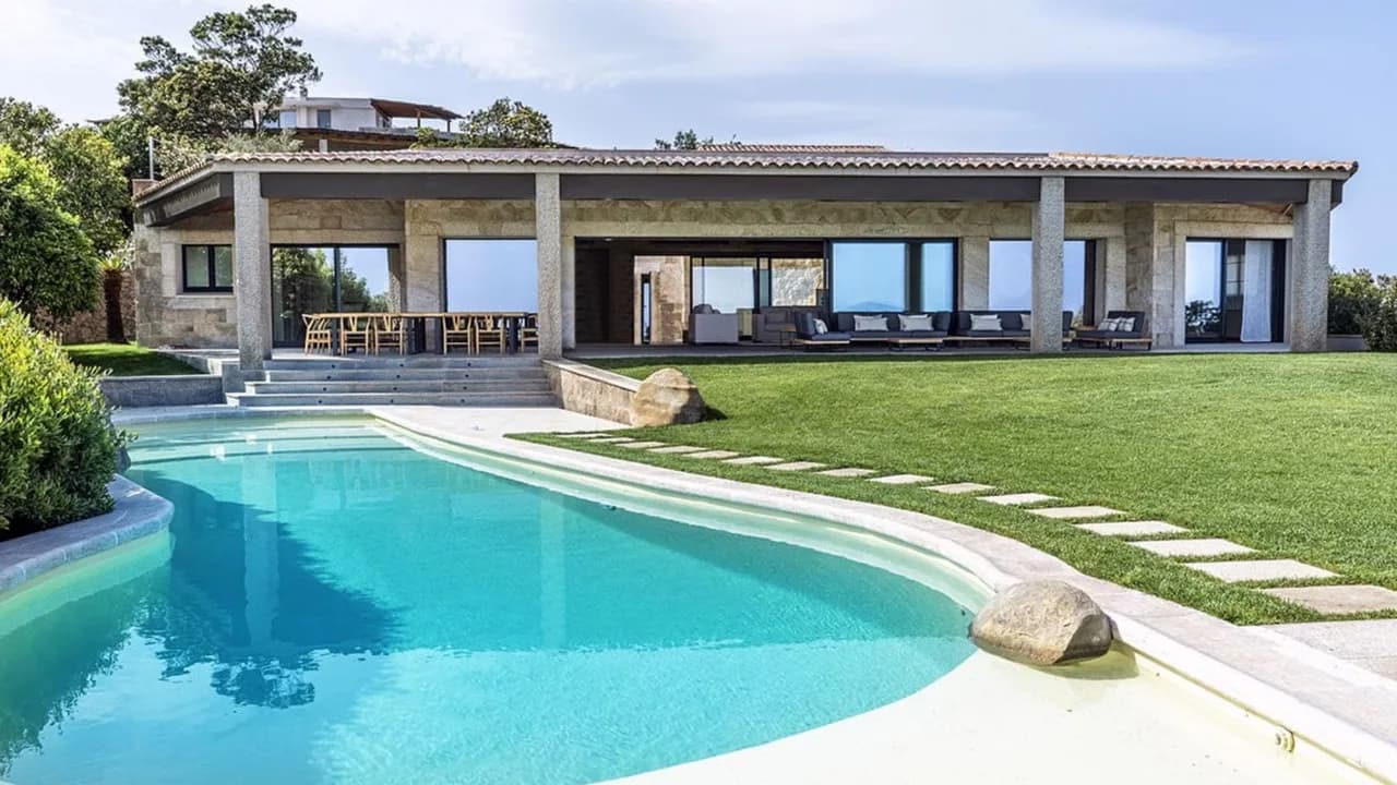 Minimalist Villa With Stunning Sea Views photo 4