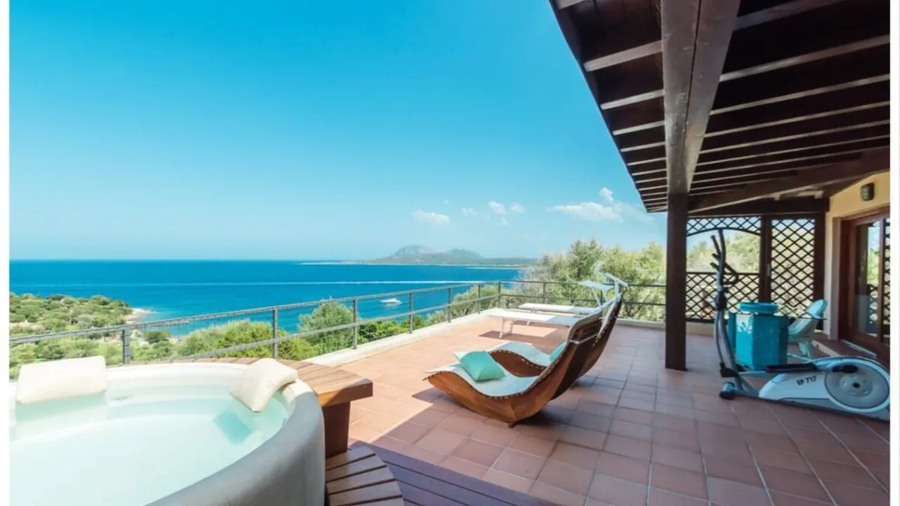 Panoramic Coastal Villa With Swimming Pool photo 4