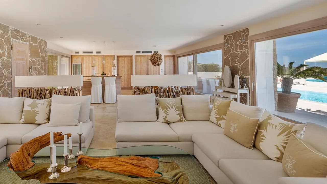 Exclusive Villa With Pool and Island Views photo 3
