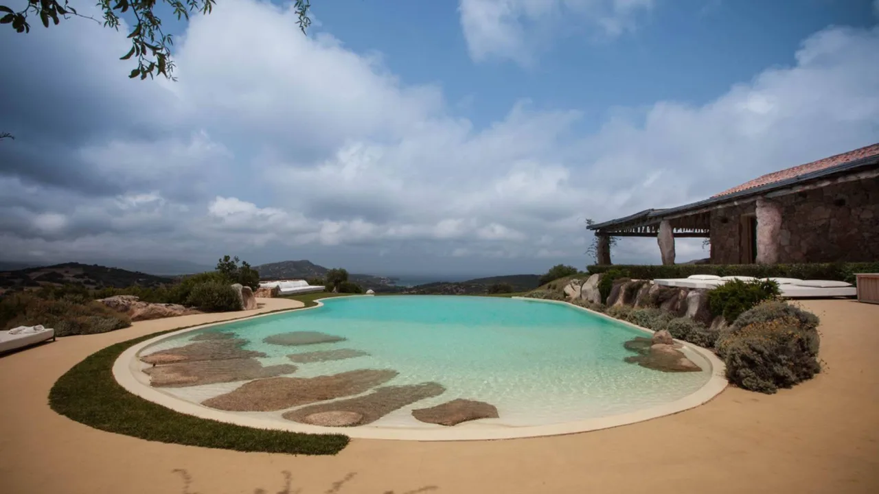 Exclusive Hillside Retreat With Pool and Terrace photo 5