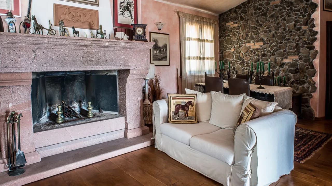 Peaceful Estate With Sea and Countryside Views photo 3