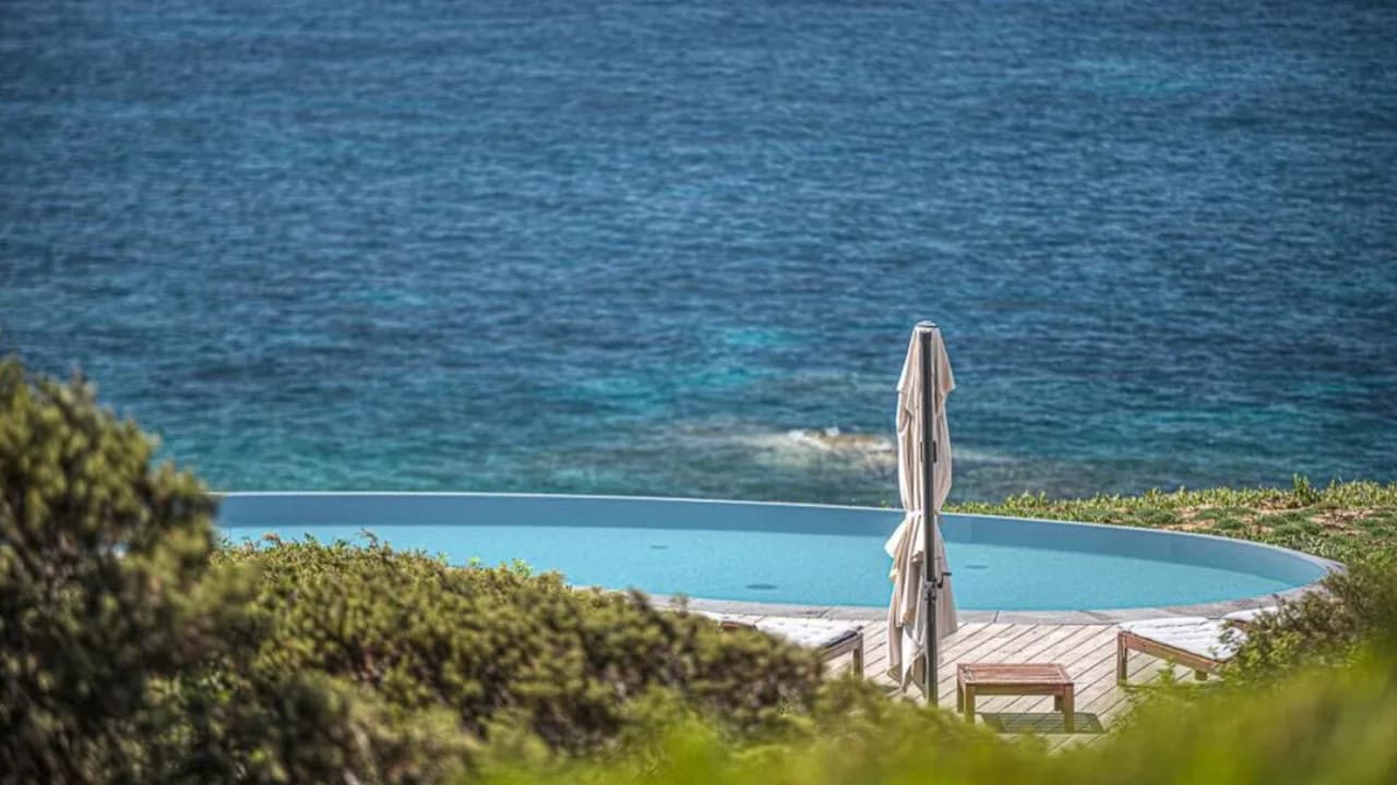 Private Waterfront Escape With Scenic Views