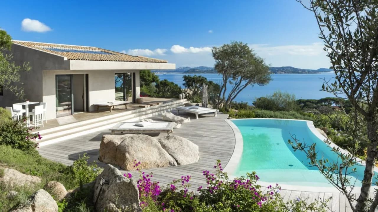 Stylish Seaside Living With Infinity Pool