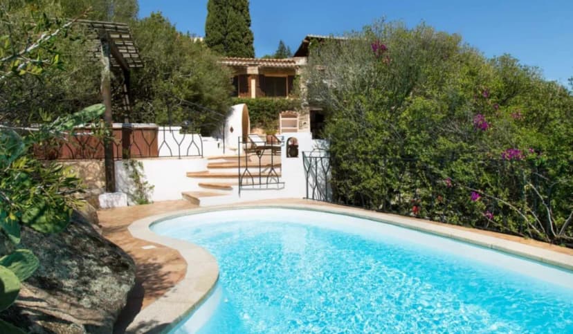 Luxury Coastal Escape With Jacuzzi