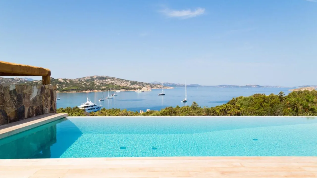 Exclusive Villa With Direct Beach Access photo 5