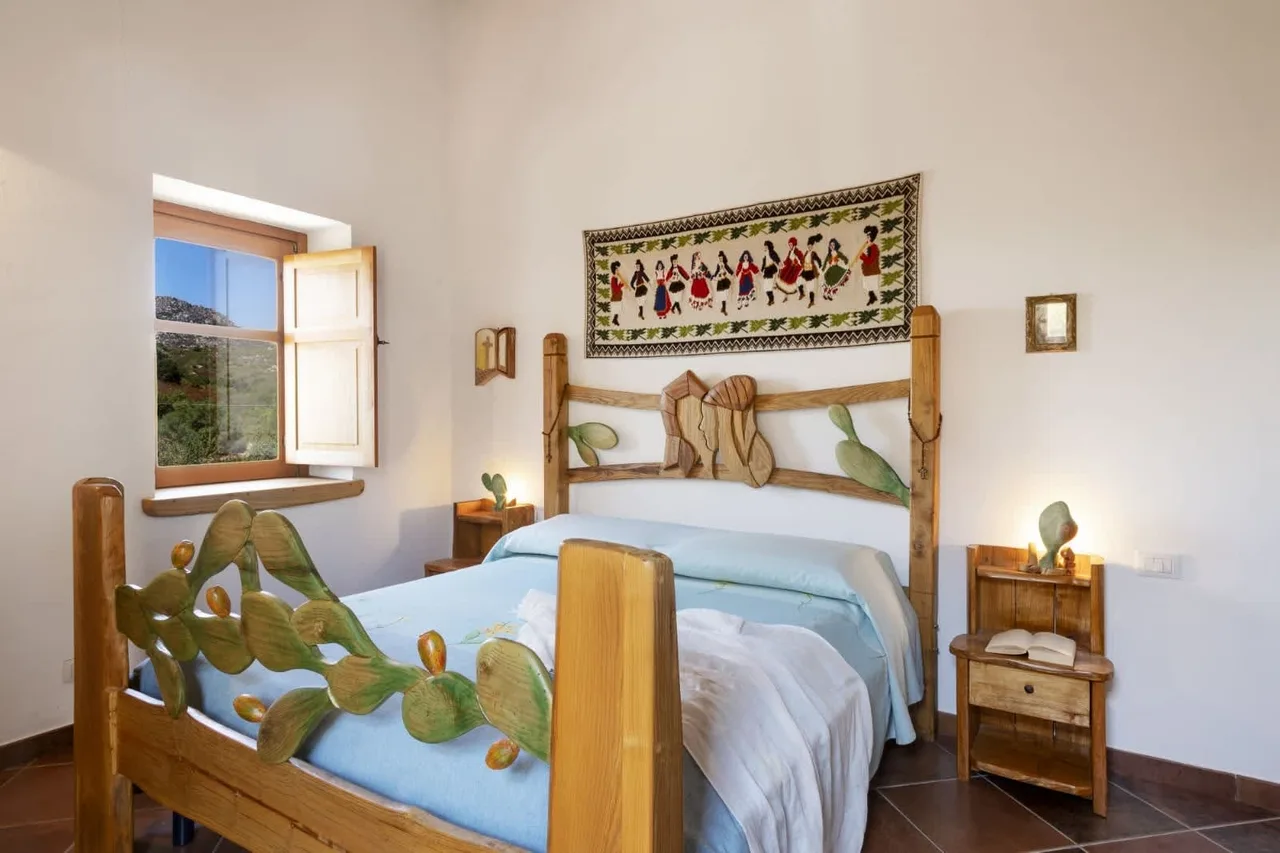 Traditional Sardinian Villa with Pool, Sea & Mount photo 2
