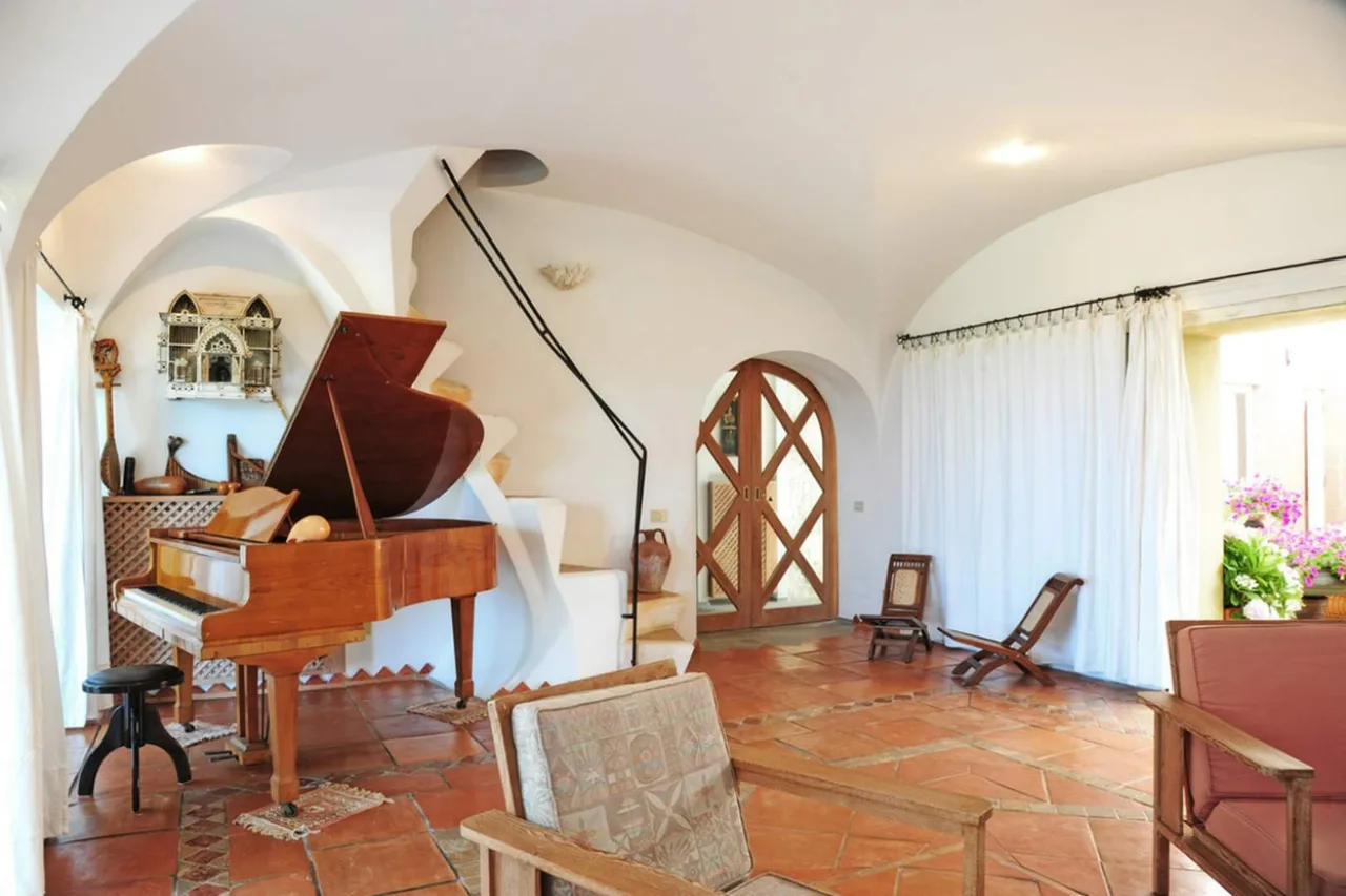 Ocean Surrounded Private Coastal Retreat photo 3