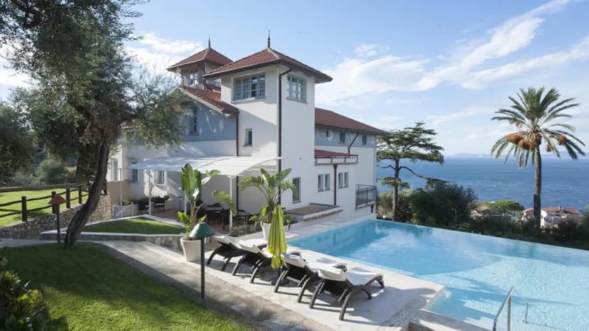 Sorrento Area Villa With Panoramic Terraces