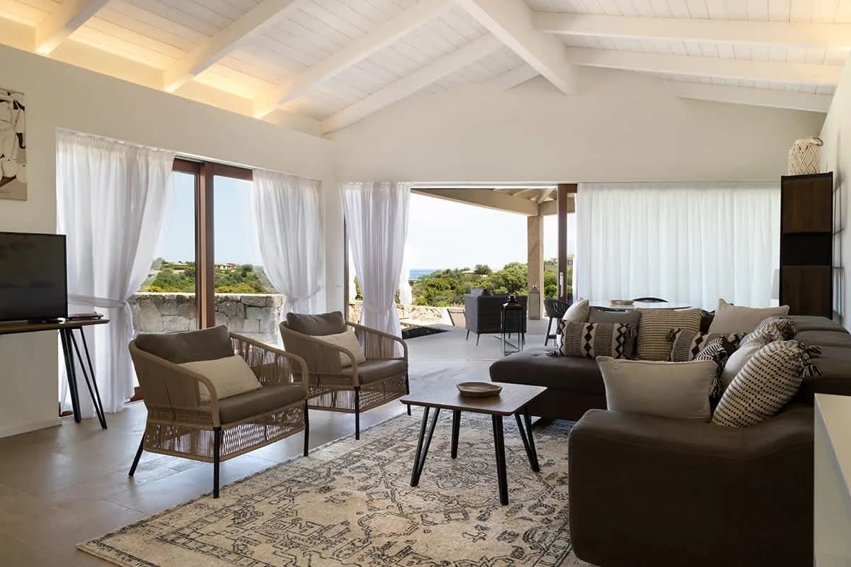 Modern 6-Bedroom Sea View Villa with Pool photo 3