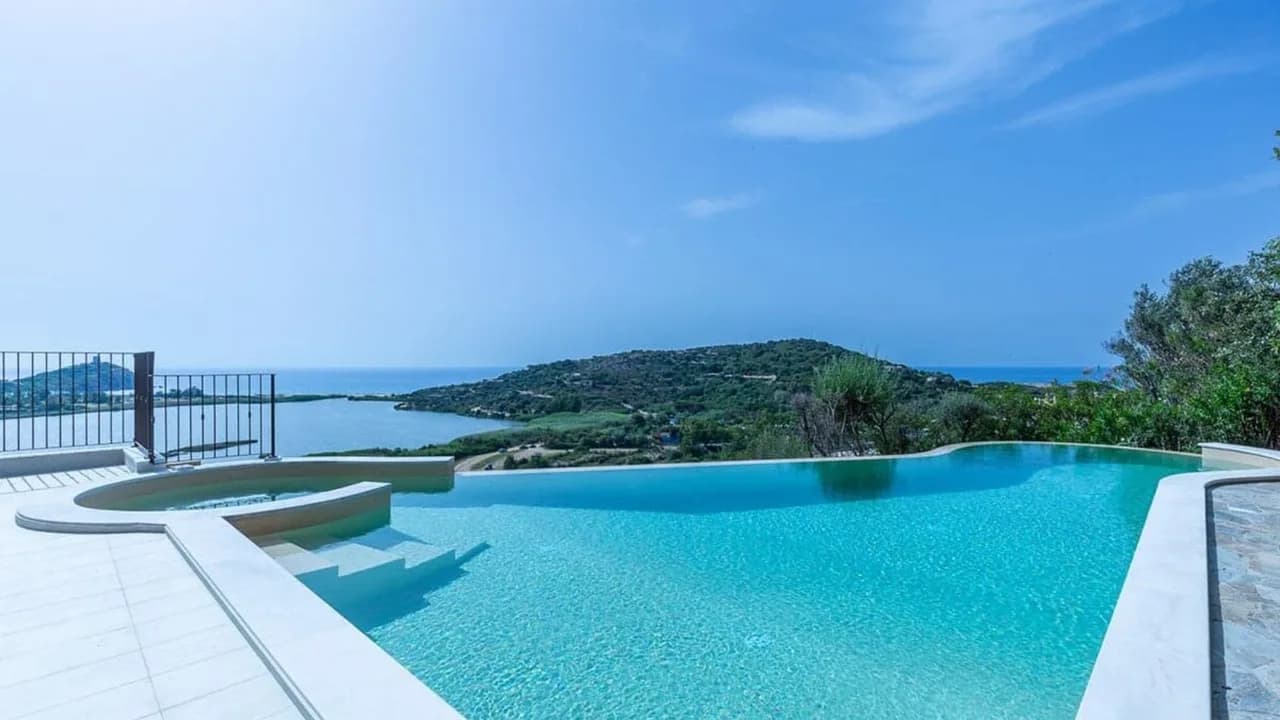 Coastal Haven With Panoramic Sea Views photo 5