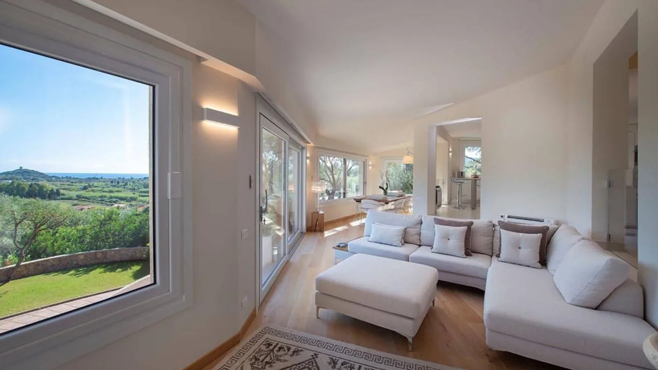Stylish Villa Retreat Near Chia Beaches photo 2