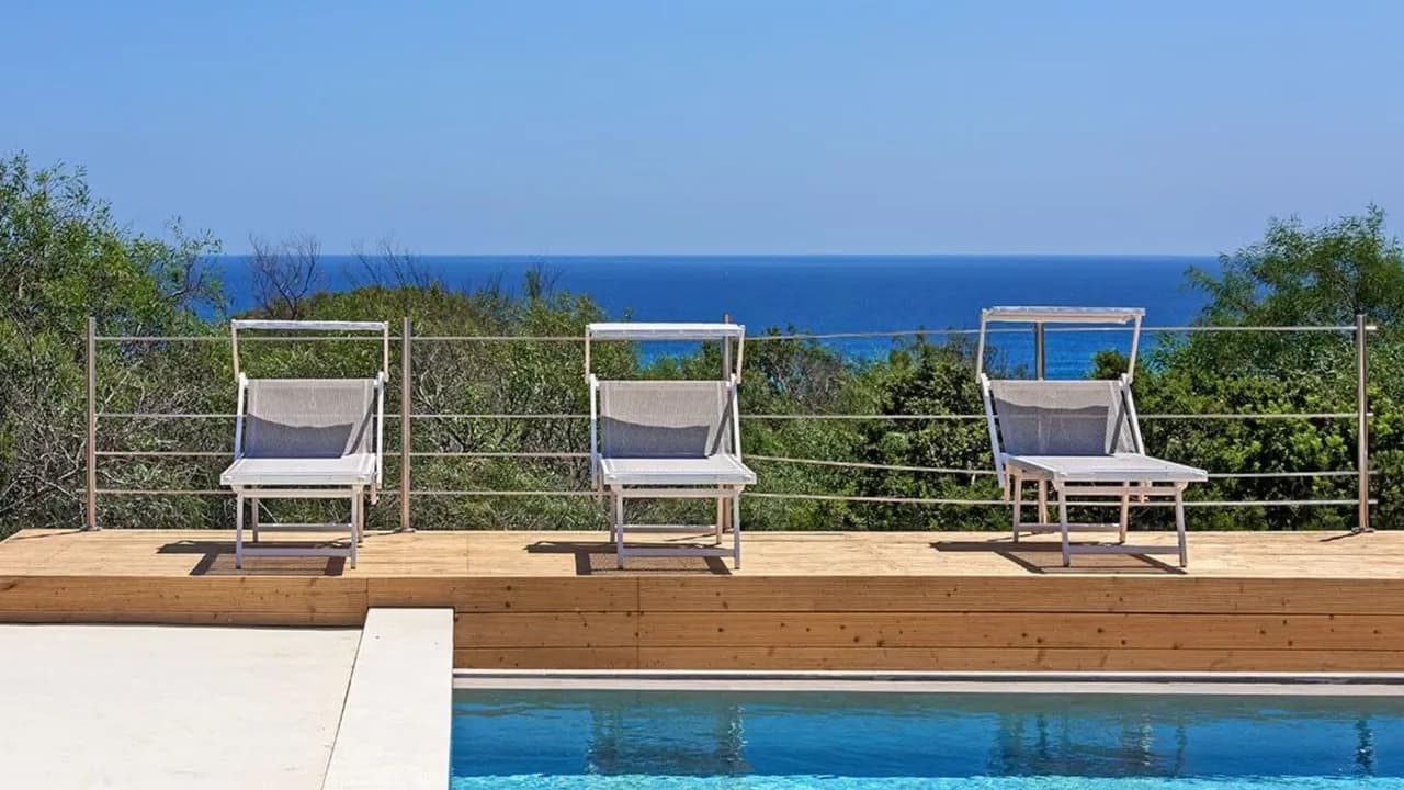 Luxury Seaview Villa Walk to Beach photo 5