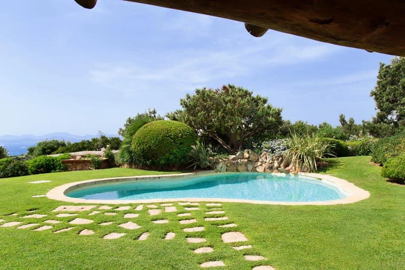 Classic 6-Bedroom Sea View Villa