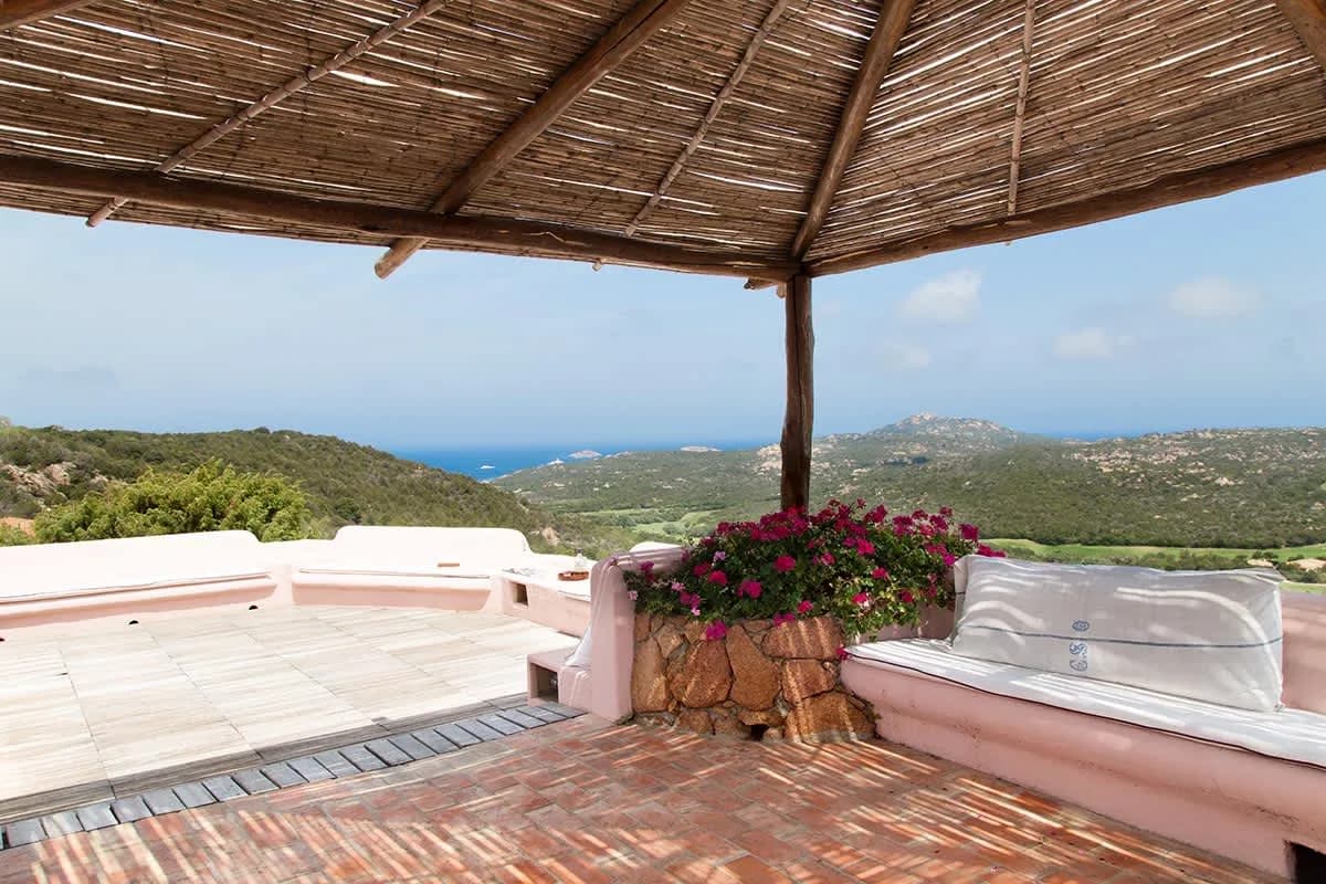Classic 6-Bedroom Sea View Villa photo 5